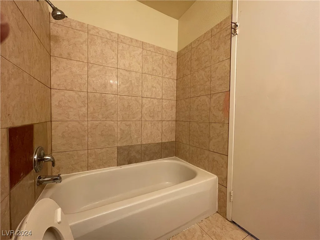 6939 Paddington, Las Vegas, NV 89147