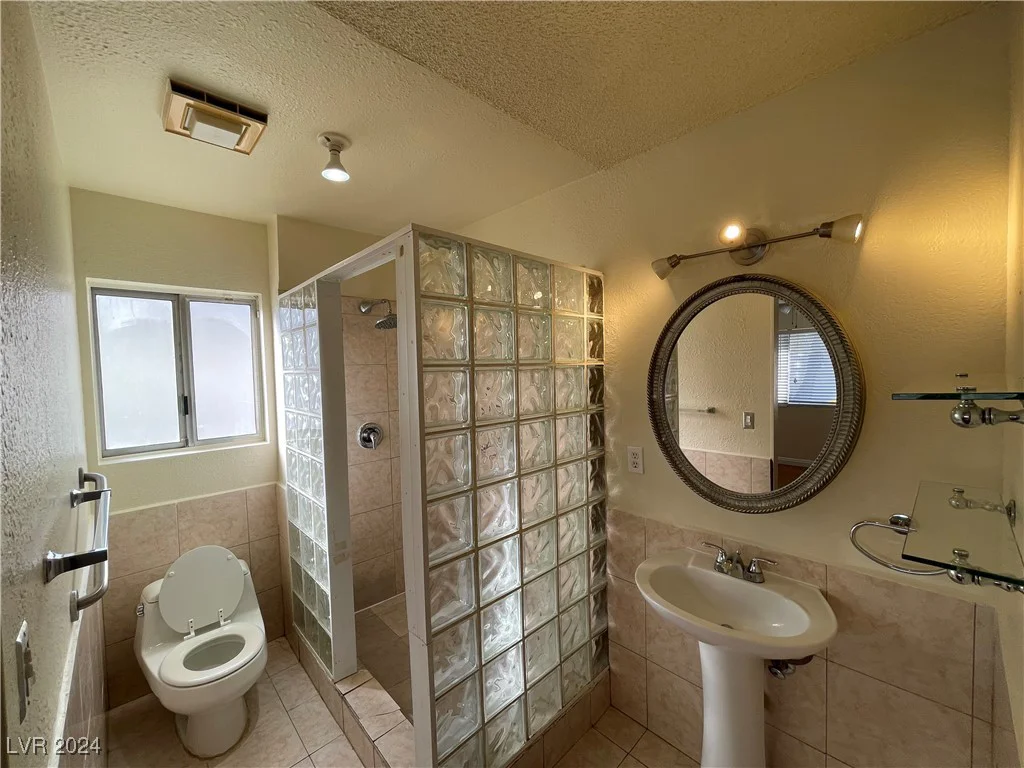 6939 Paddington, Las Vegas, NV 89147