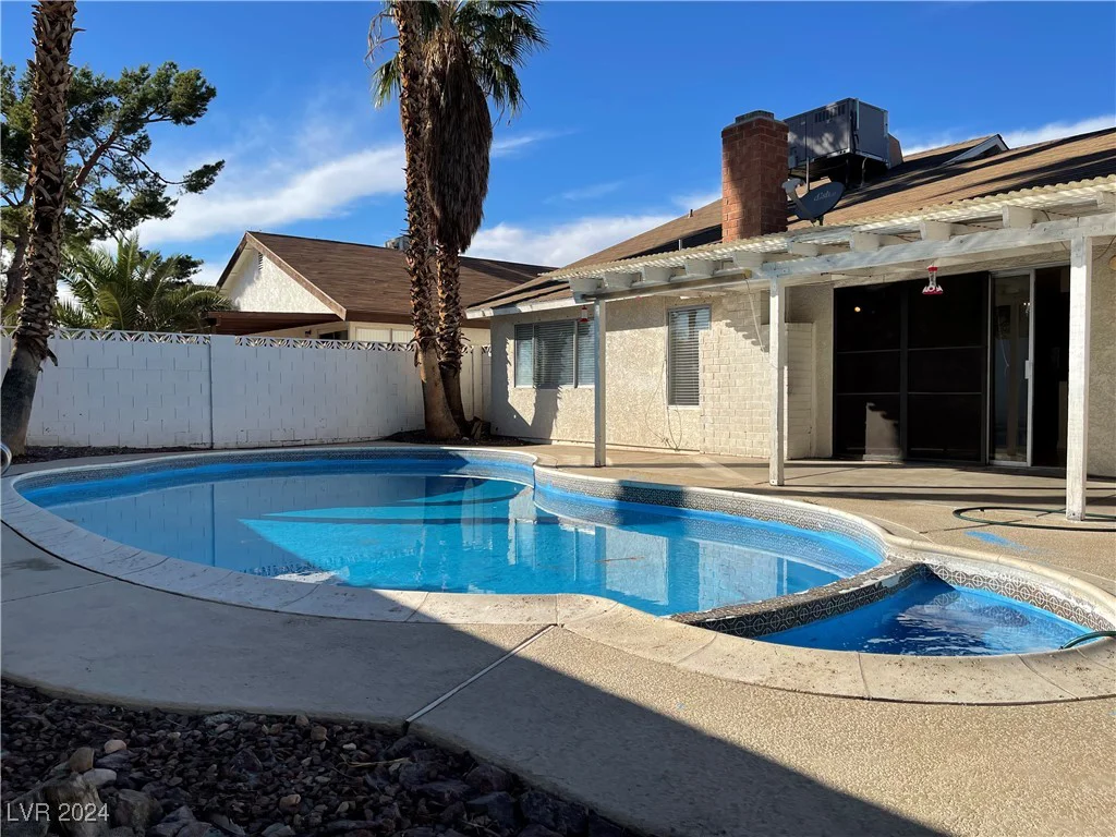 6939 Paddington, Las Vegas, NV 89147