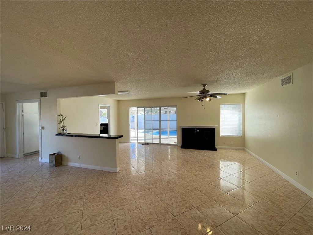 6939 Paddington, Las Vegas, NV 89147