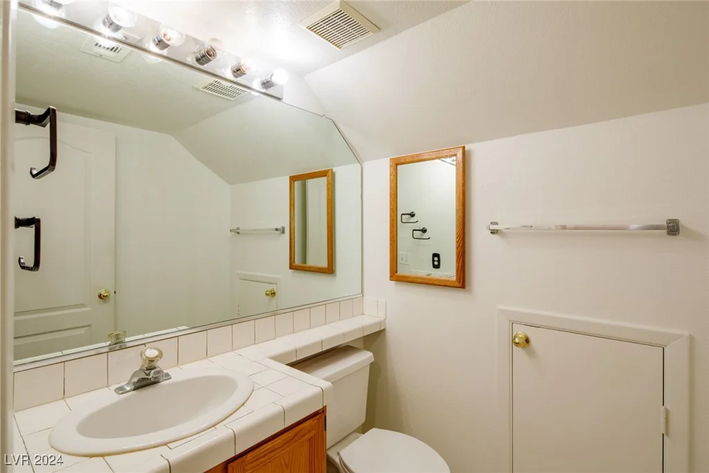 2100 Desert Peak, Las Vegas, NV 89134