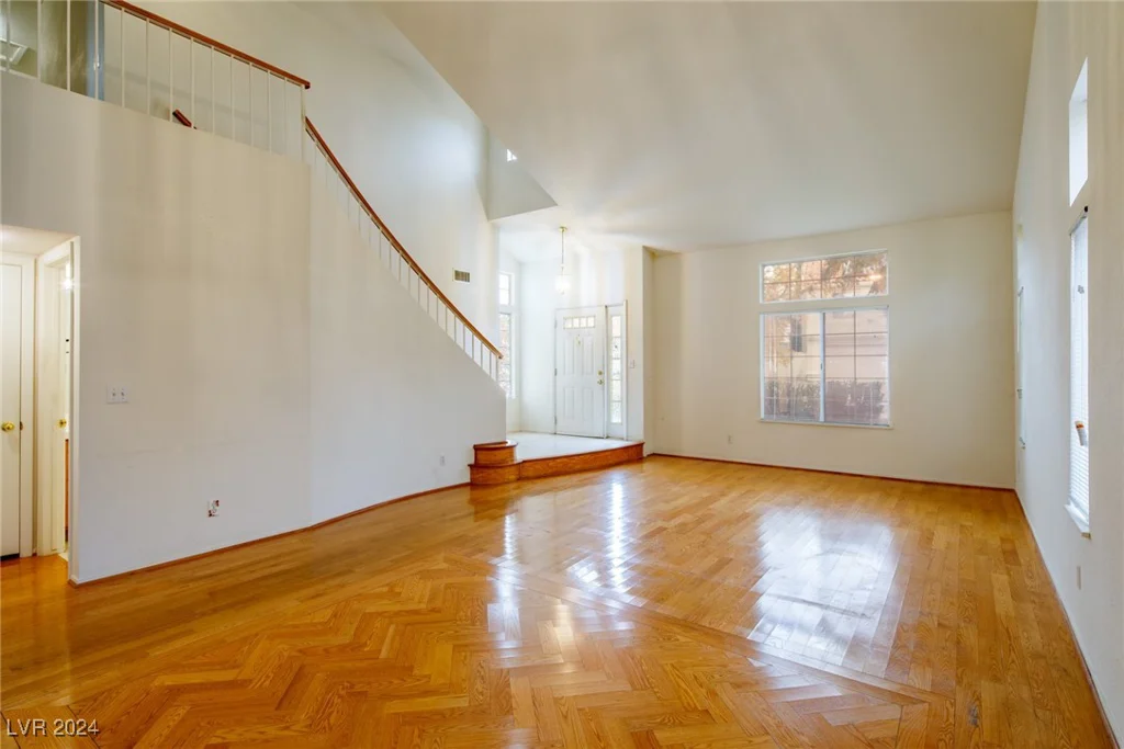 2100 Desert Peak, Las Vegas, NV 89134