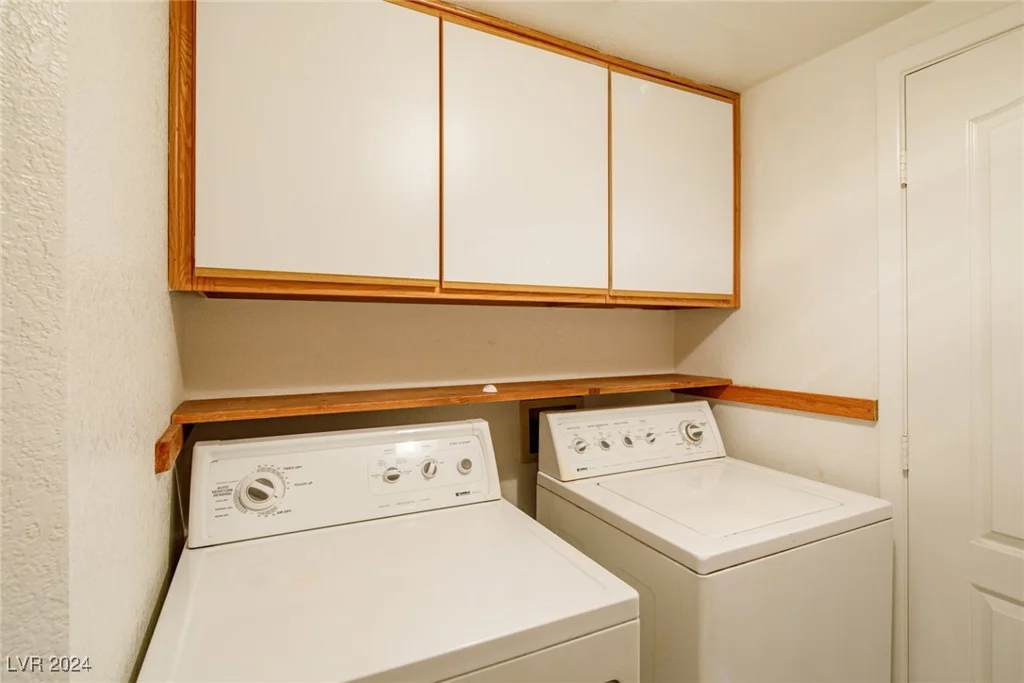 2100 Desert Peak, Las Vegas, NV 89134