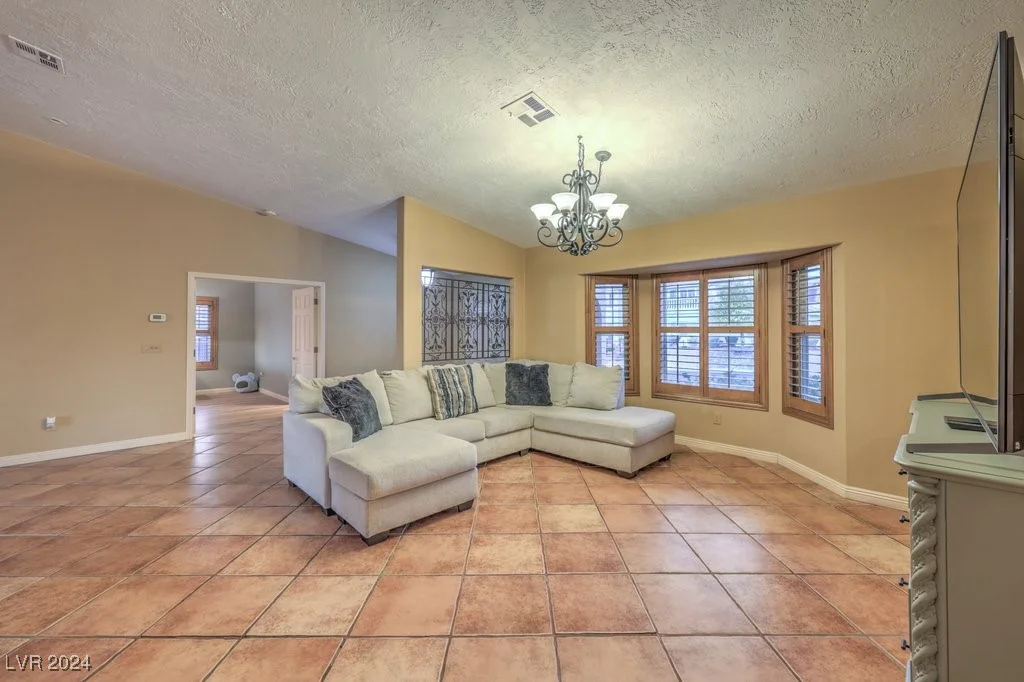 1052 Hollyhock, Henderson, NV 89011