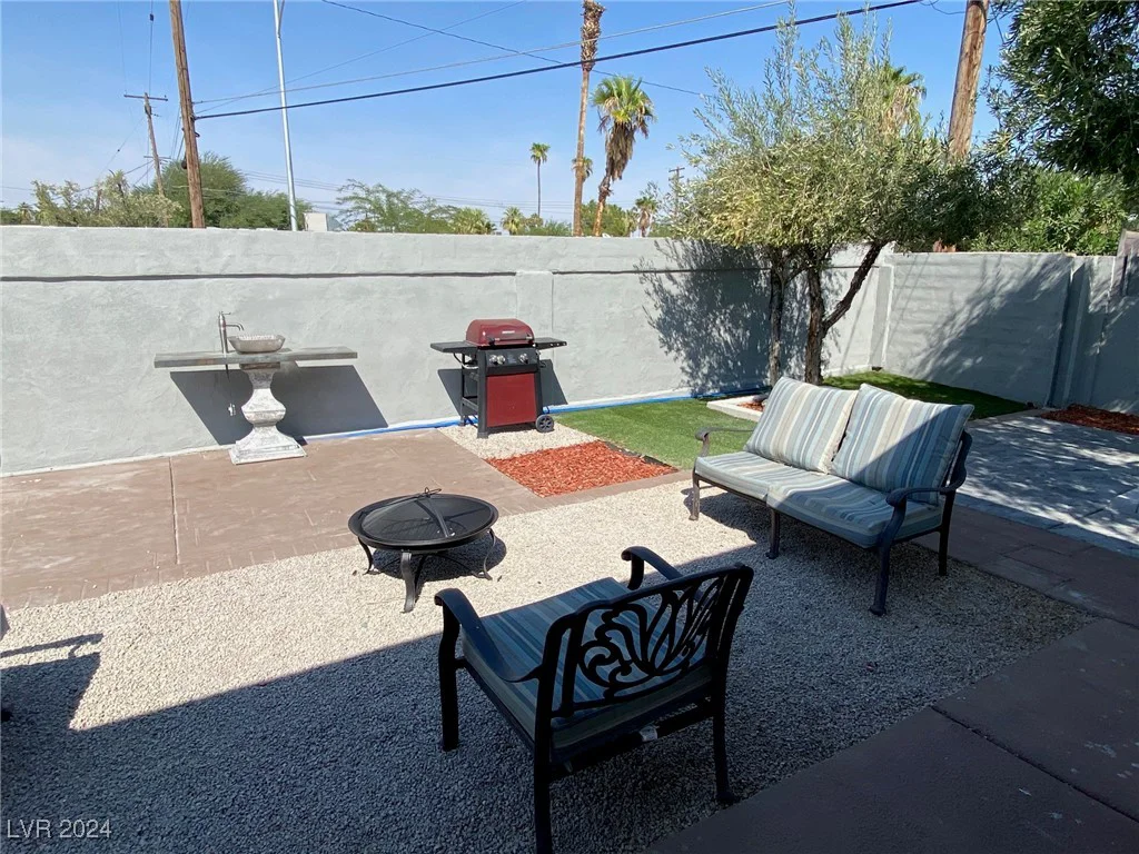 2804 La Canada, Las Vegas, NV 89169