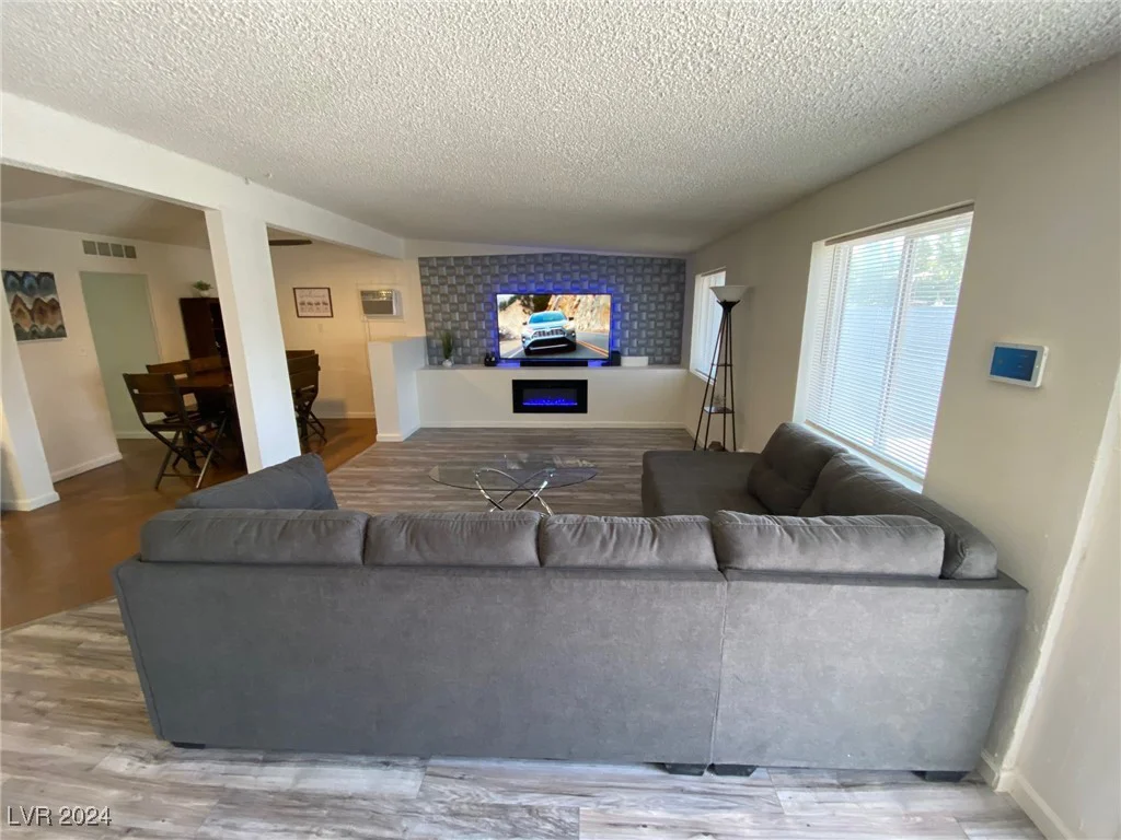 2804 La Canada, Las Vegas, NV 89169