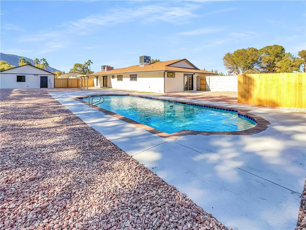281 Chaparral, Henderson, NV 89015