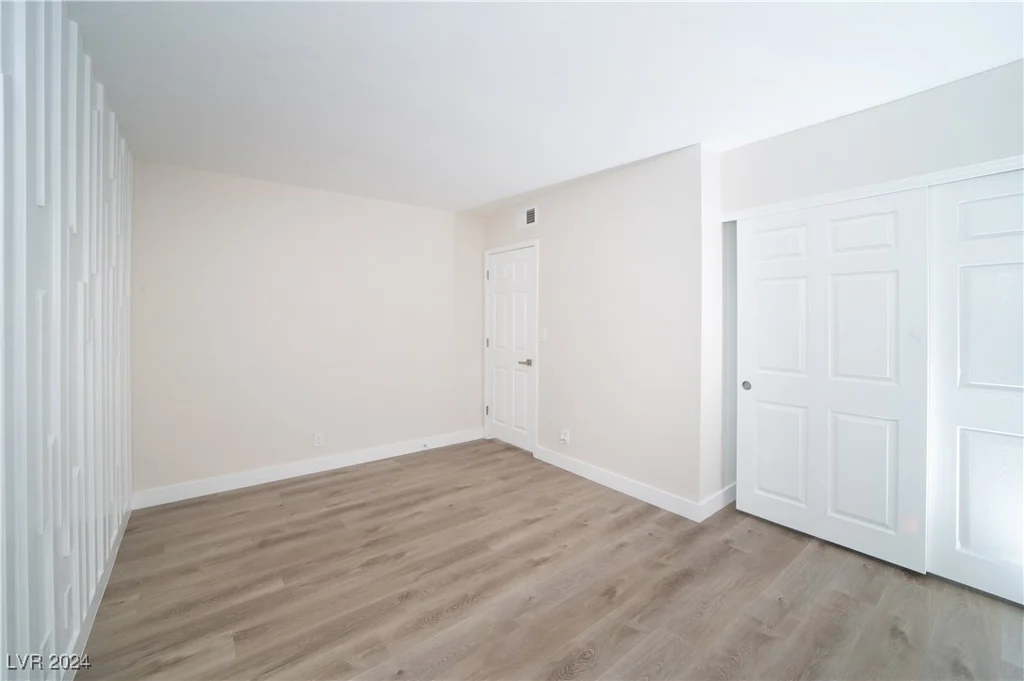 5260 River Glen, Las Vegas, NV 89103