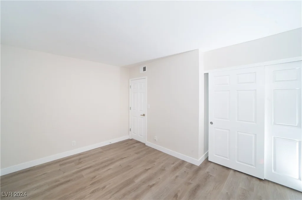 5260 River Glen, Las Vegas, NV 89103