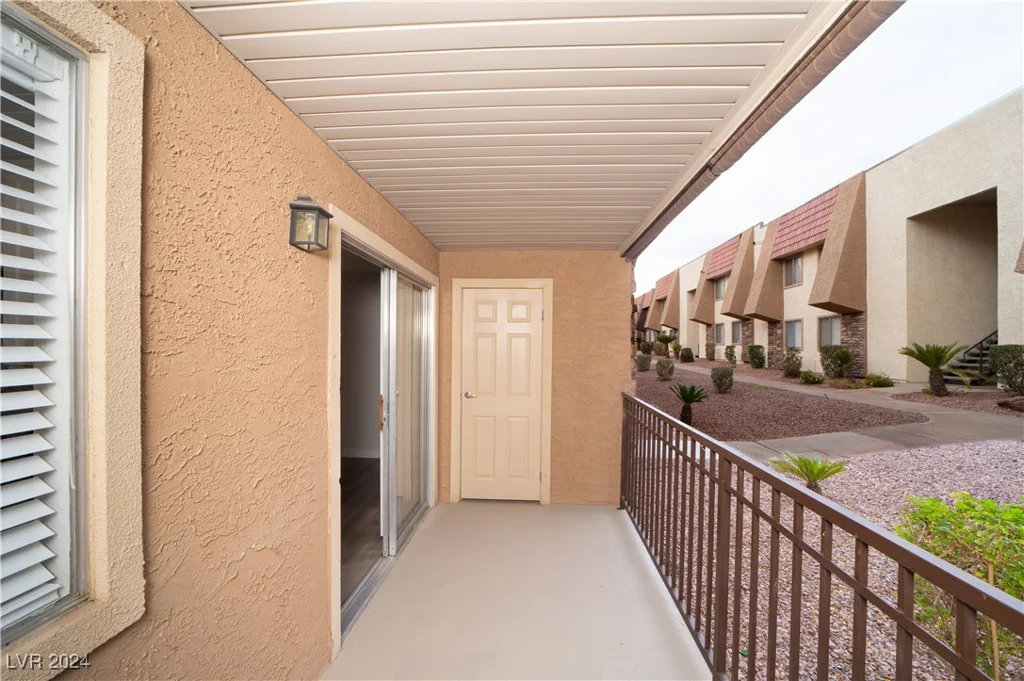 5260 River Glen, Las Vegas, NV 89103