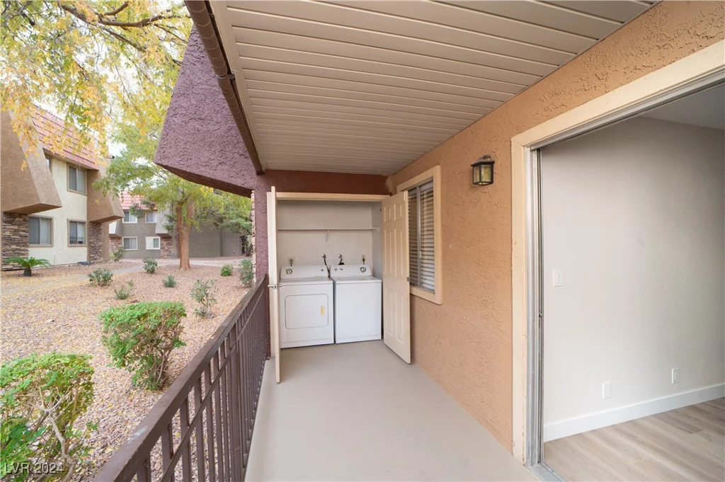 5260 River Glen, Las Vegas, NV 89103