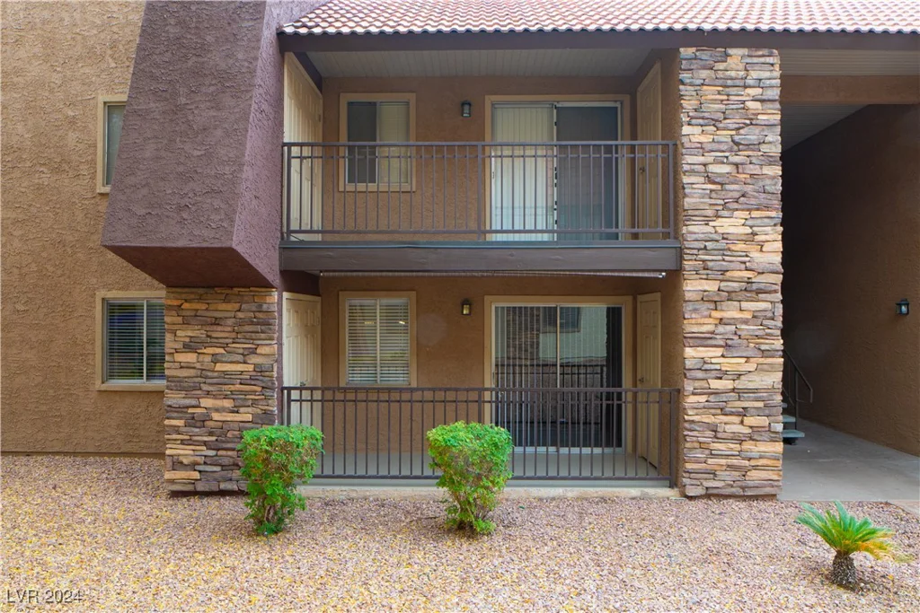 5260 River Glen, Las Vegas, NV 89103