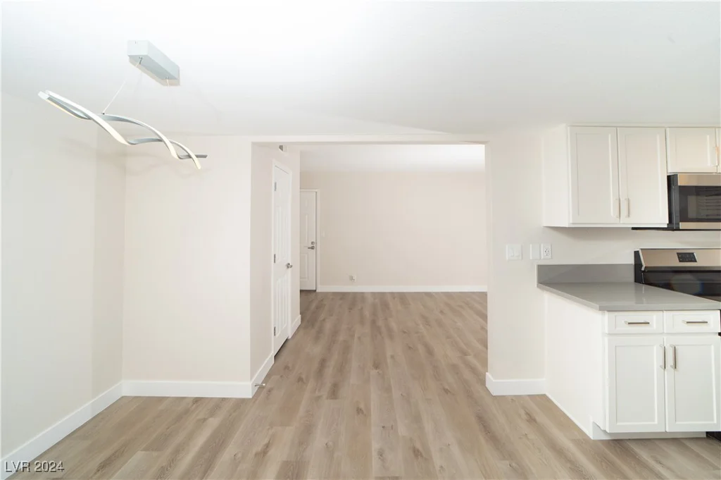 5260 River Glen, Las Vegas, NV 89103