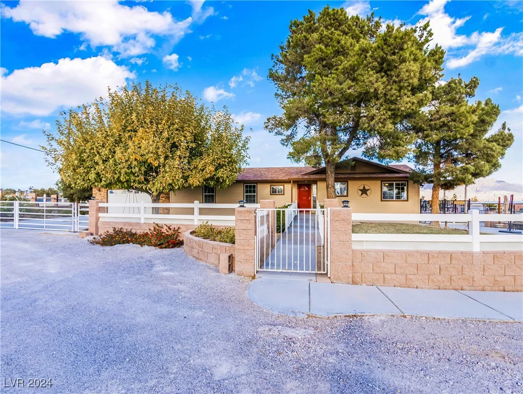 9350 Homestead, Las Vegas, NV 89143