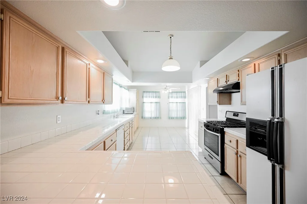 6020 Theatrical, North Las Vegas, NV 89031