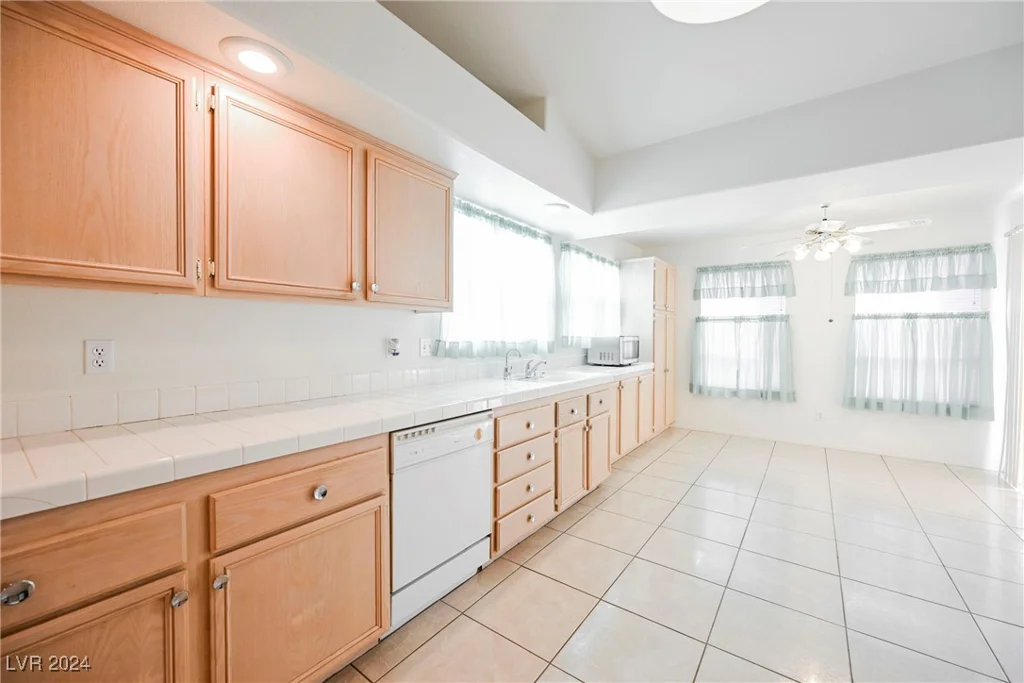 6020 Theatrical, North Las Vegas, NV 89031