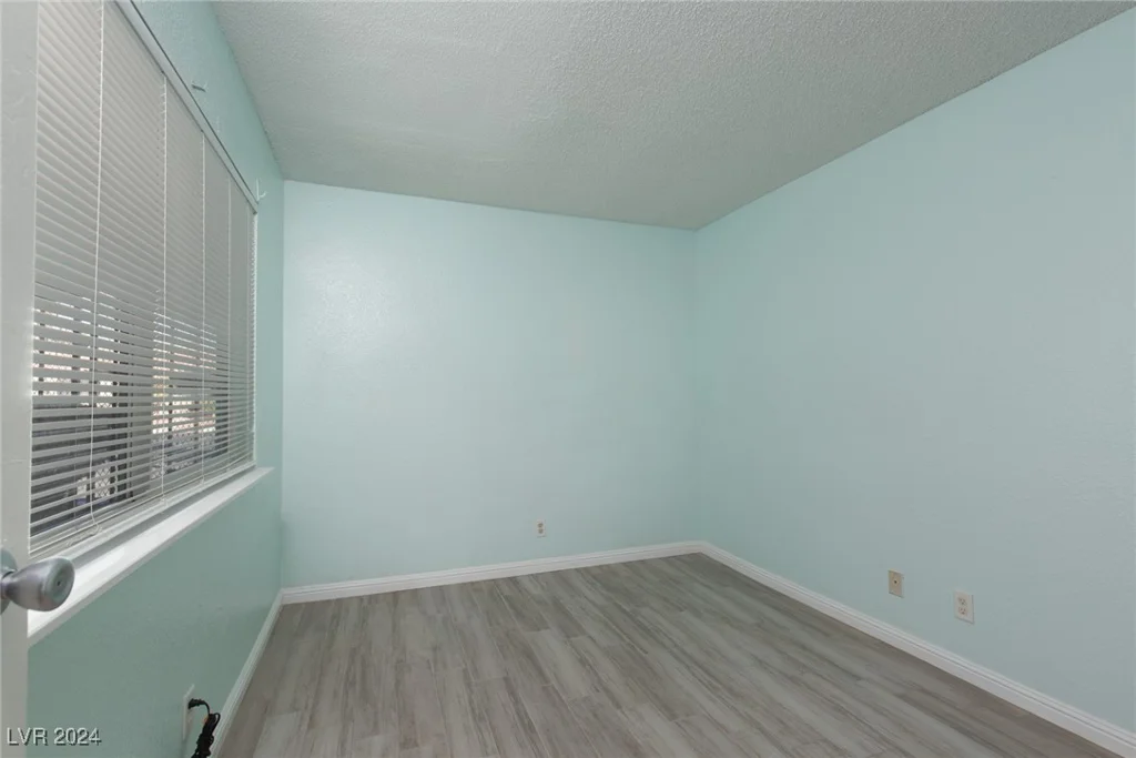 809 Hedge, Las Vegas, NV 89110
