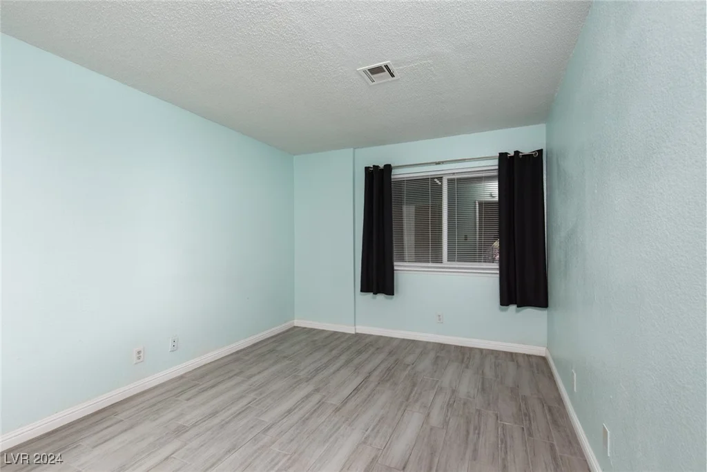 809 Hedge, Las Vegas, NV 89110