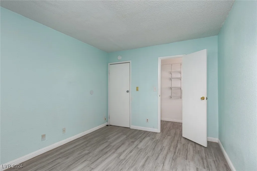 809 Hedge, Las Vegas, NV 89110