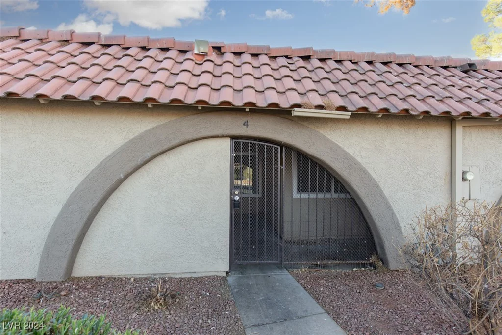 809 Hedge, Las Vegas, NV 89110
