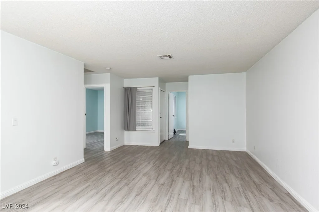 809 Hedge, Las Vegas, NV 89110