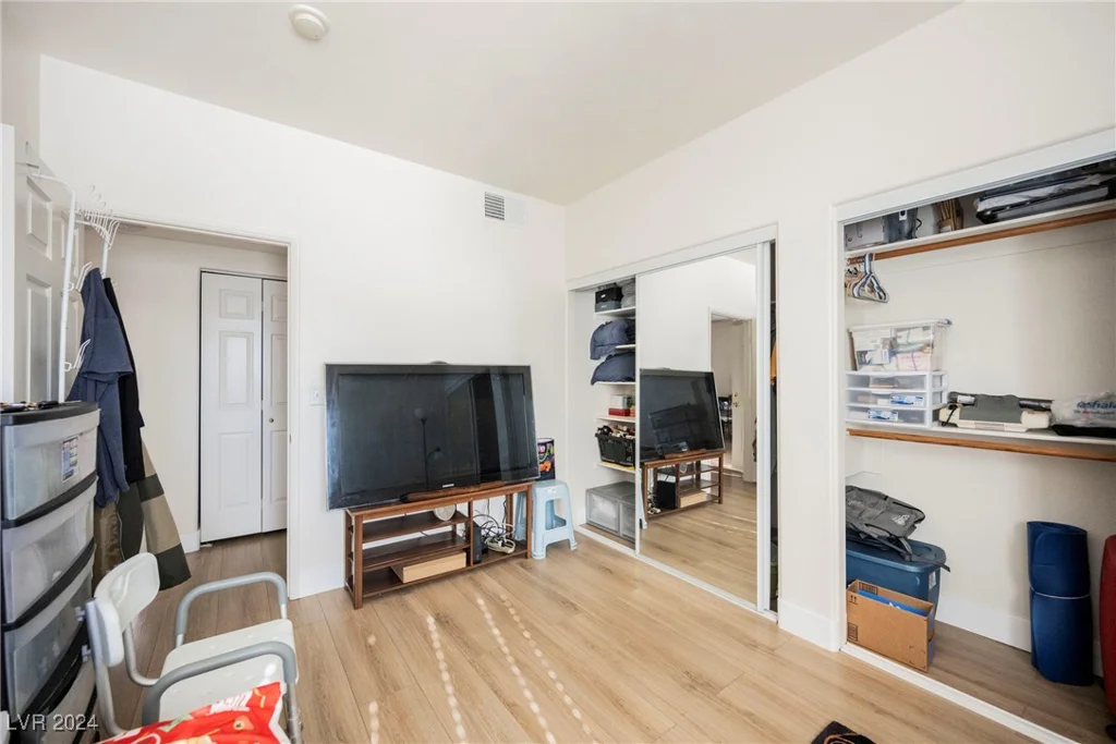 9580 Reno, Las Vegas, NV 89148