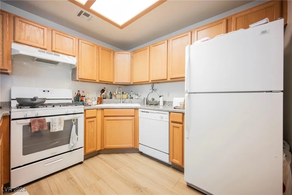 9580 Reno, Las Vegas, NV 89148