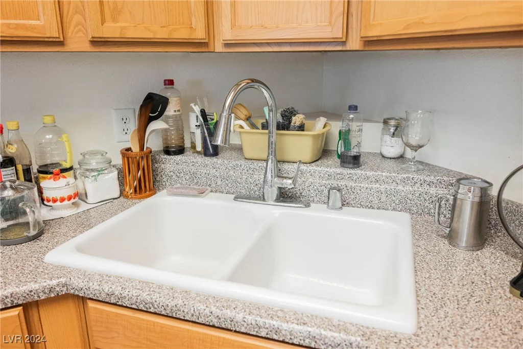9580 Reno, Las Vegas, NV 89148