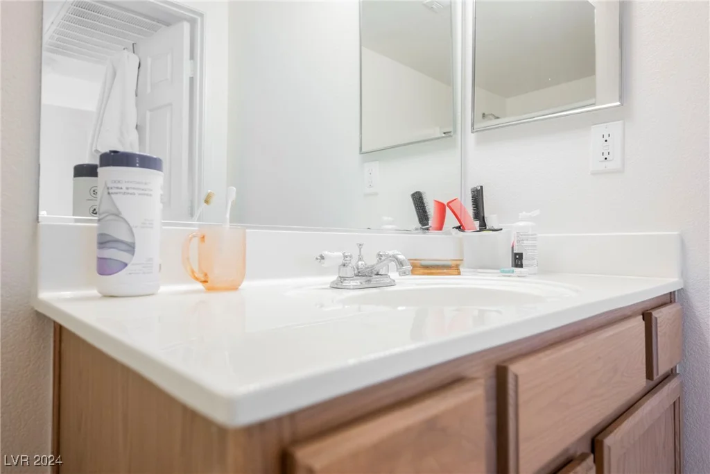 9580 Reno, Las Vegas, NV 89148