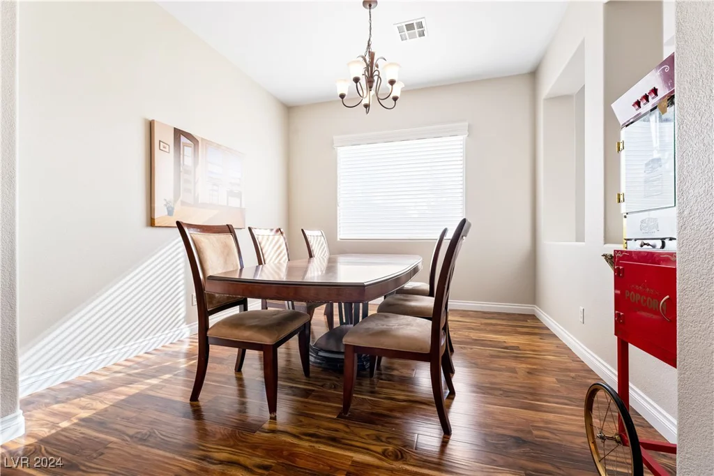 10701 La Crescenta, Las Vegas, NV 89141