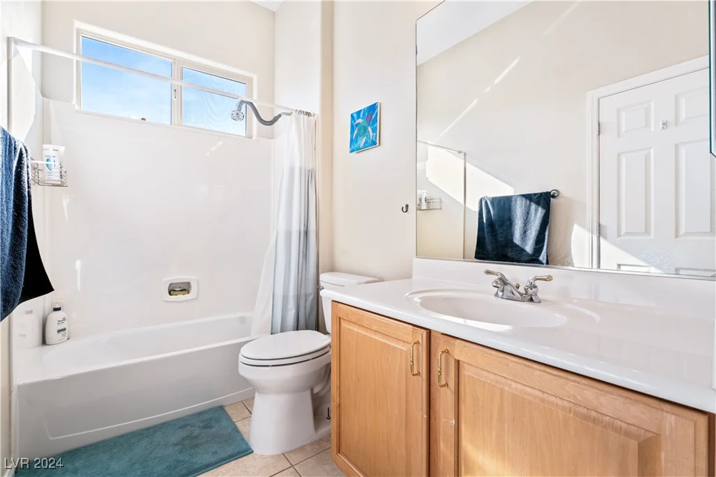 10701 La Crescenta, Las Vegas, NV 89141