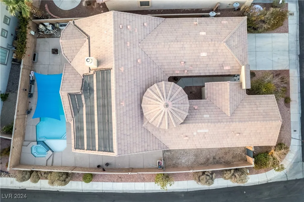 10701 La Crescenta, Las Vegas, NV 89141