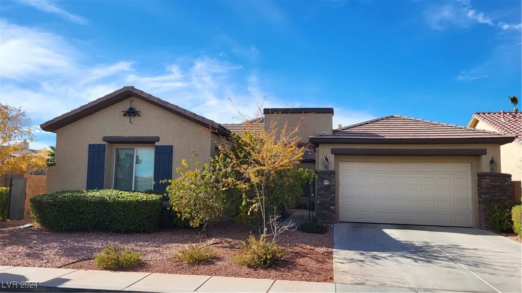 10701 La Crescenta, Las Vegas, NV 89141