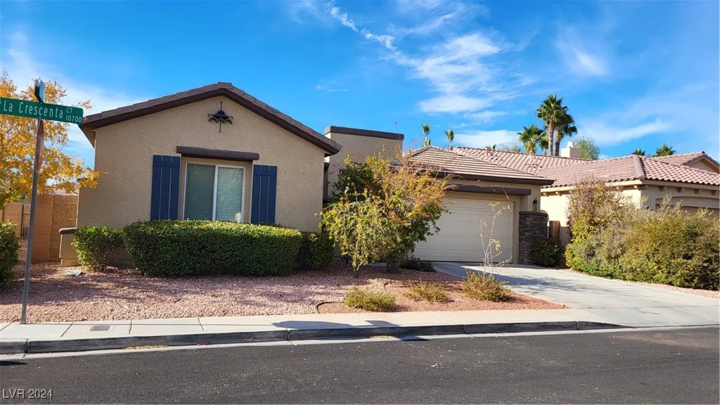 10701 La Crescenta, Las Vegas, NV 89141