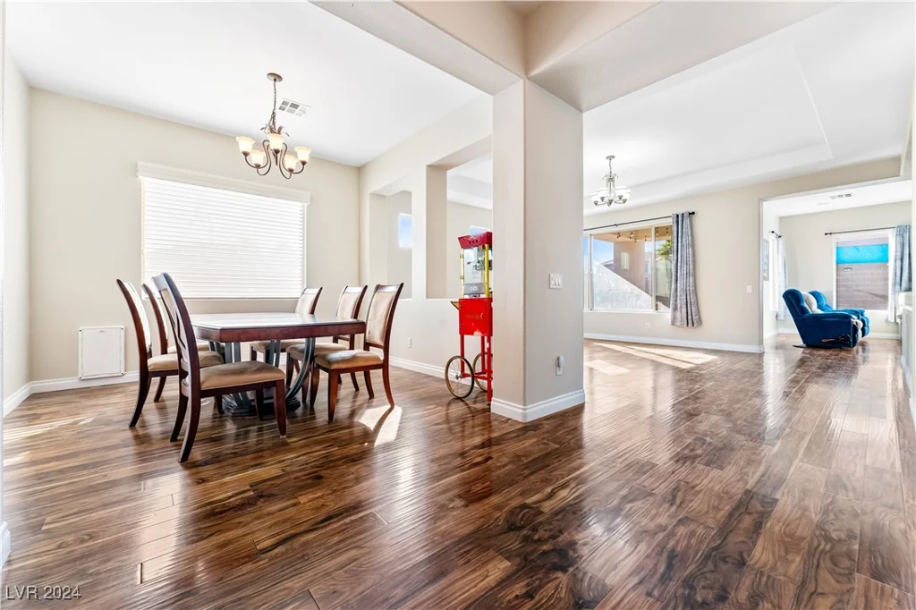 10701 La Crescenta, Las Vegas, NV 89141