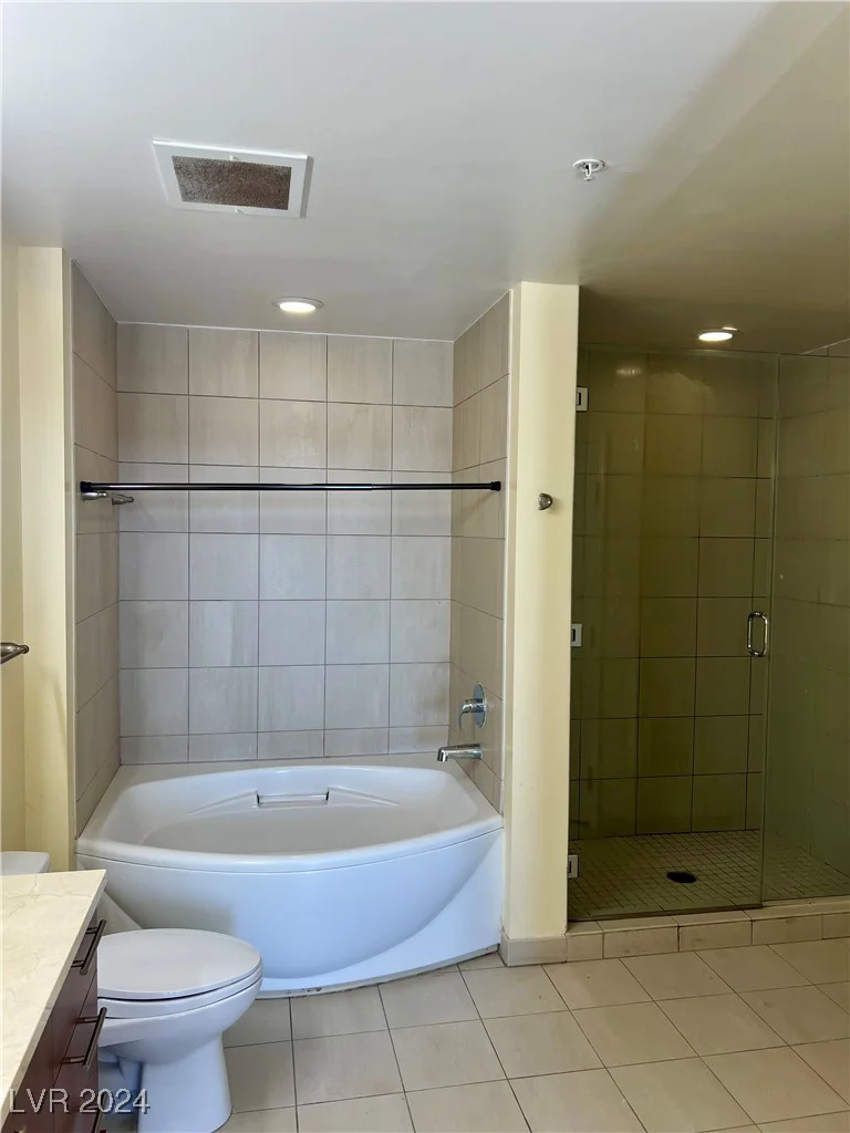 200 Sahara, Las Vegas, NV 89102