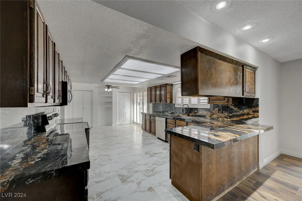 6855 Stone, Las Vegas, NV 89110
