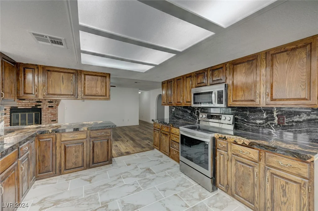 6855 Stone, Las Vegas, NV 89110