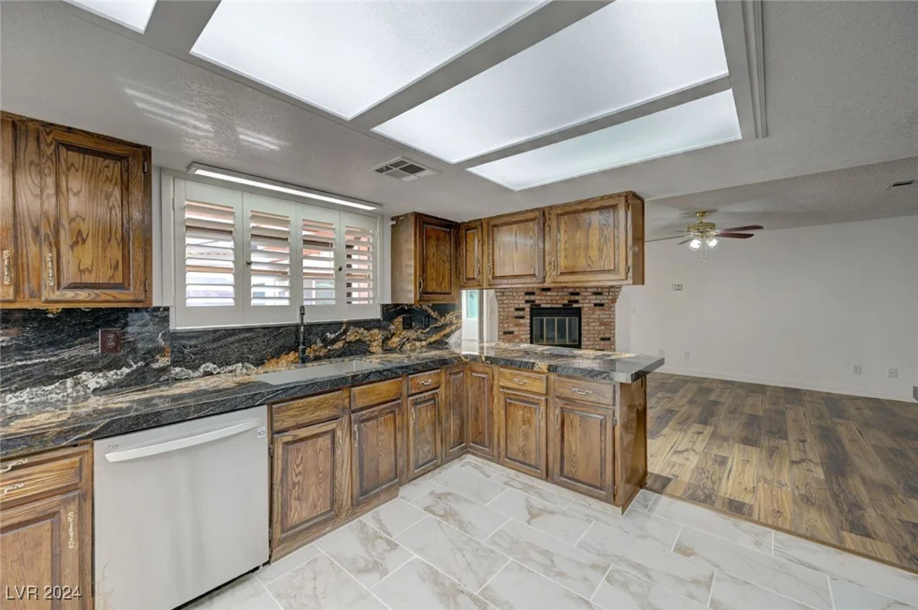 6855 Stone, Las Vegas, NV 89110