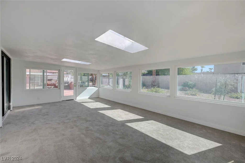 6855 Stone, Las Vegas, NV 89110