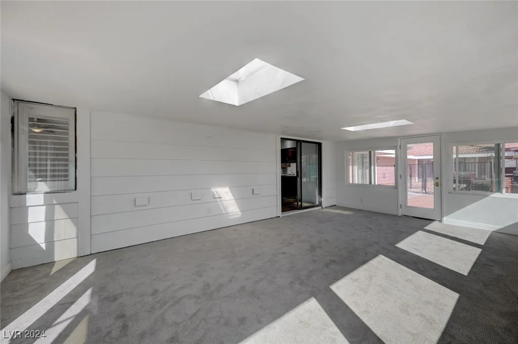 6855 Stone, Las Vegas, NV 89110