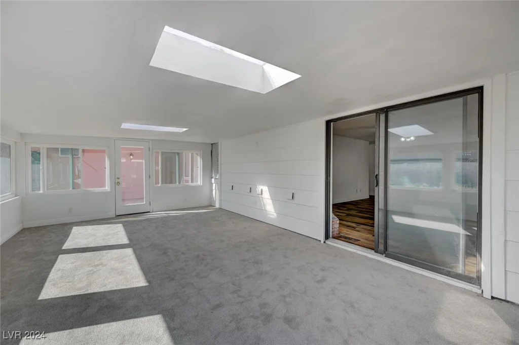 6855 Stone, Las Vegas, NV 89110