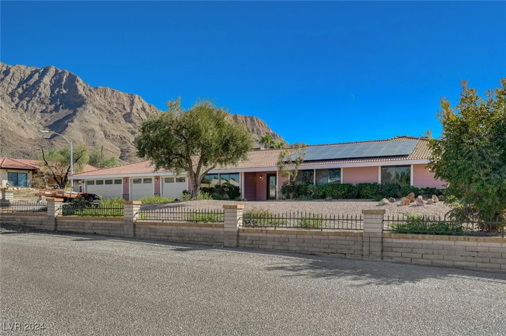6855 Stone, Las Vegas, NV 89110