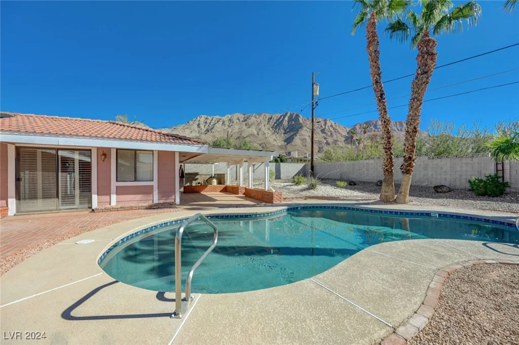 6855 Stone, Las Vegas, NV 89110