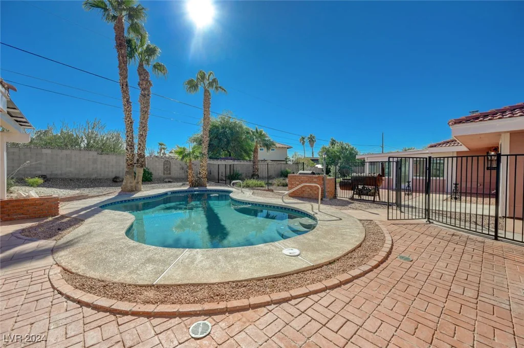 6855 Stone, Las Vegas, NV 89110