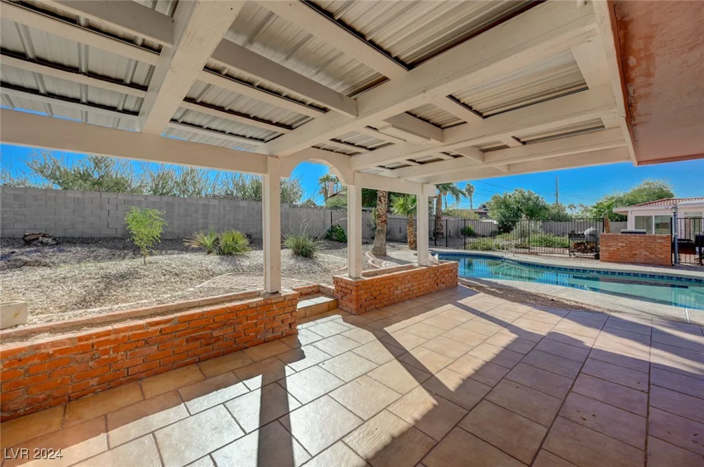 6855 Stone, Las Vegas, NV 89110