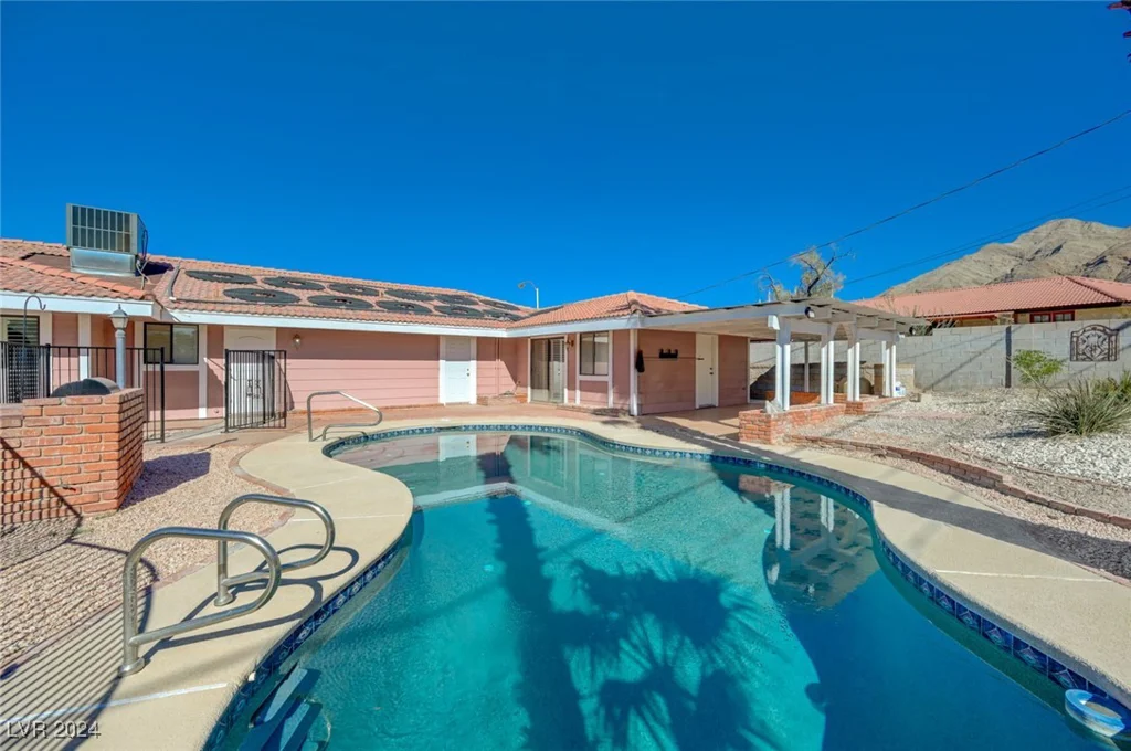 6855 Stone, Las Vegas, NV 89110