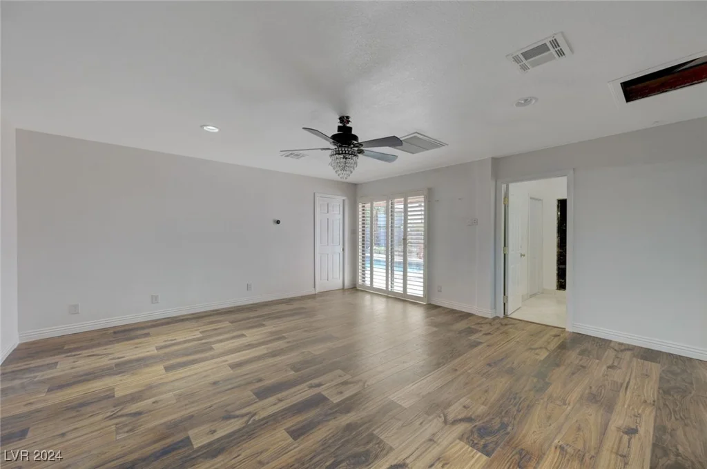6855 Stone, Las Vegas, NV 89110