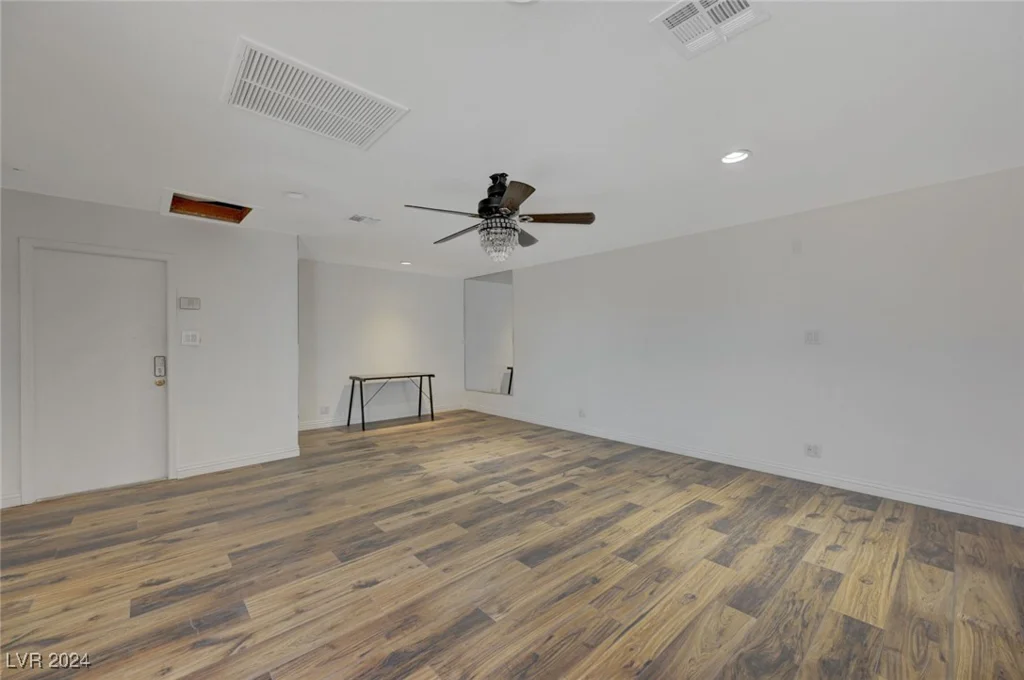 6855 Stone, Las Vegas, NV 89110