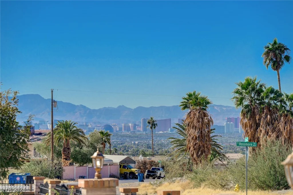 6855 Stone, Las Vegas, NV 89110